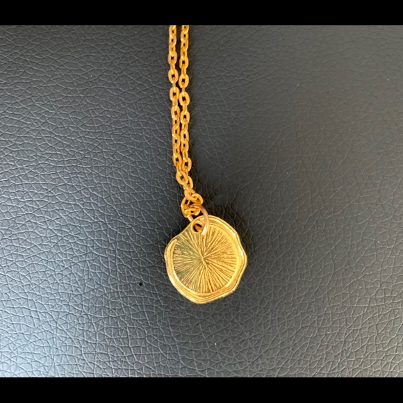 🛍NEW!! Letter B Initial Necklace - Picture 4 of 4